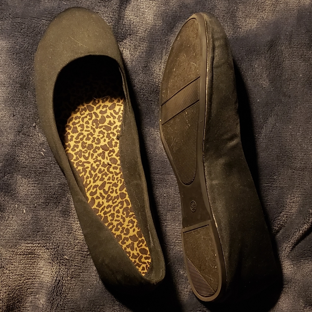 Black Flats!